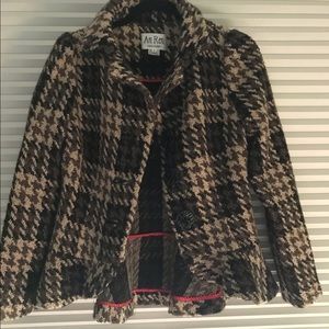 An Ren jacket Size Small. Cute buttons